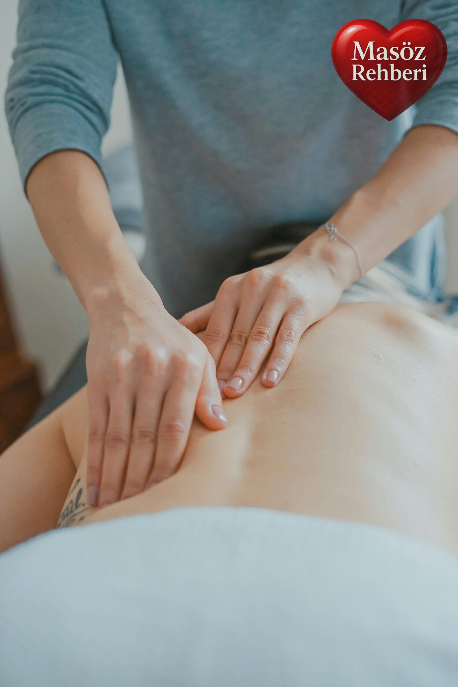 adamın kadının vücuduna masaj yapması